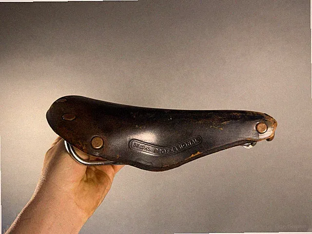 Vintage 70’s 80’s Brooks Precessional Small Brass Rivet Leather Saddle.
