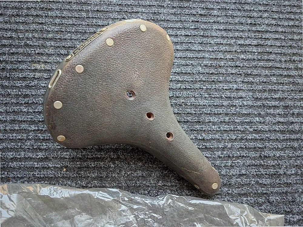 VINTAGE BROOKS B 72 BICYCLE SEAT / SADDLE New Old Stock Leather