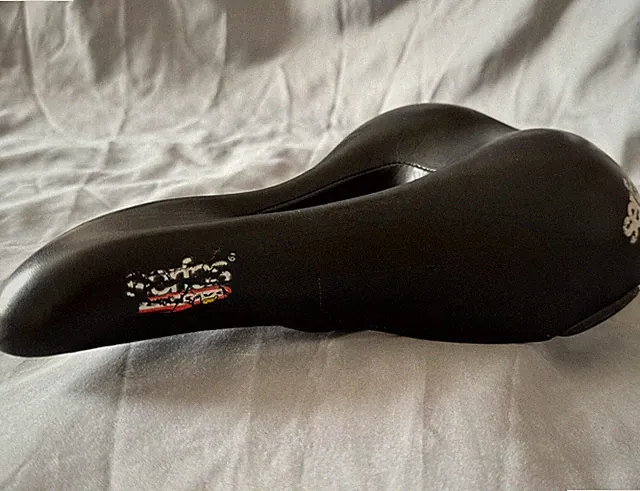 VINTAGE Serfas Womens Reactive Gel Bicycle Saddle Leather NC Road Comfort Gravel